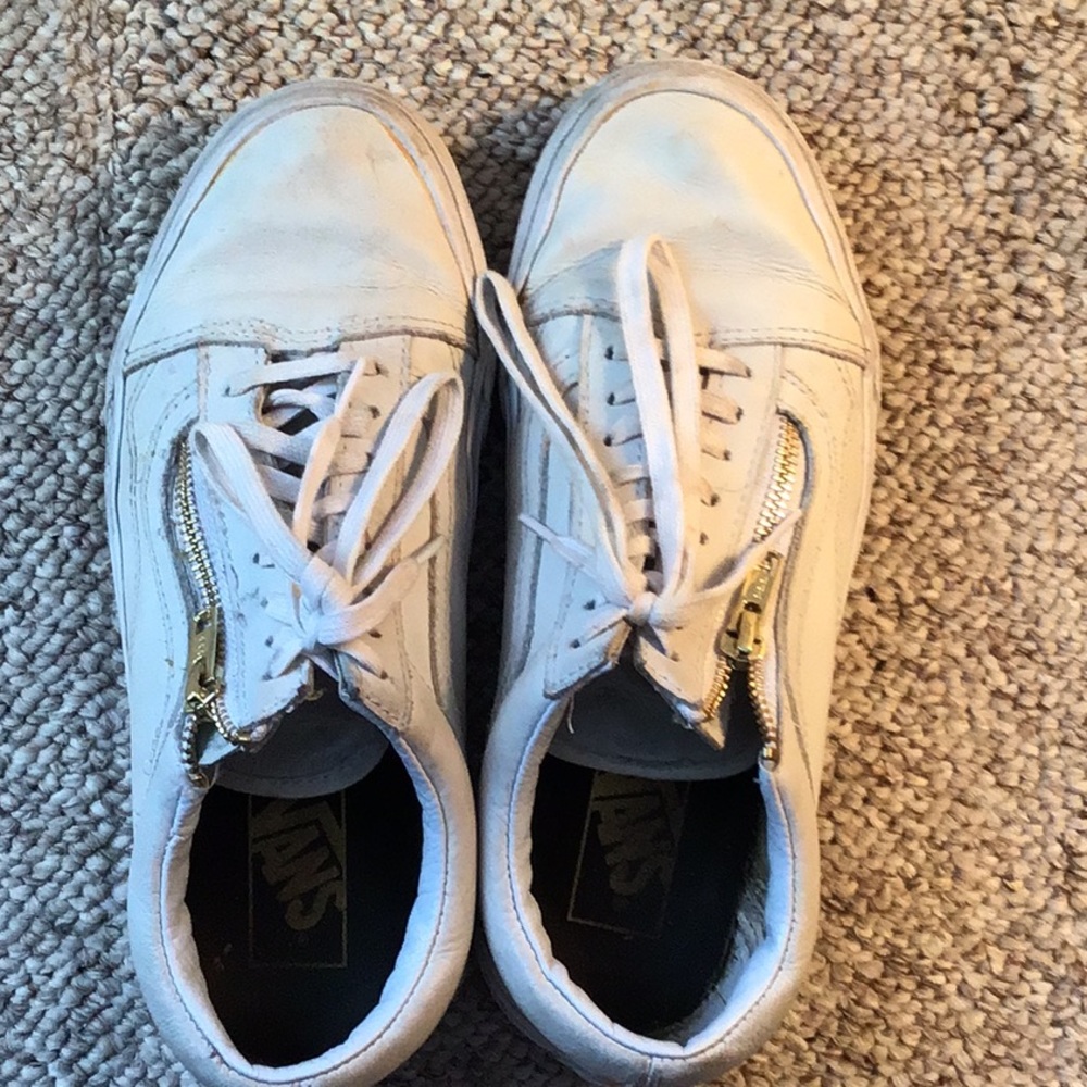 Old-Skool Leather Vans Zip-up Men’s 7/Women’s 8.5!